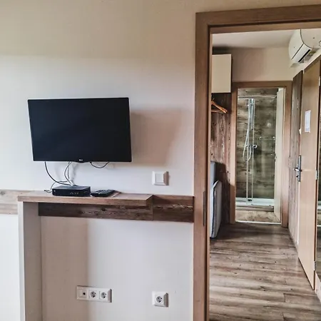 B&B Apat Panzio Es Hajdina Etterem