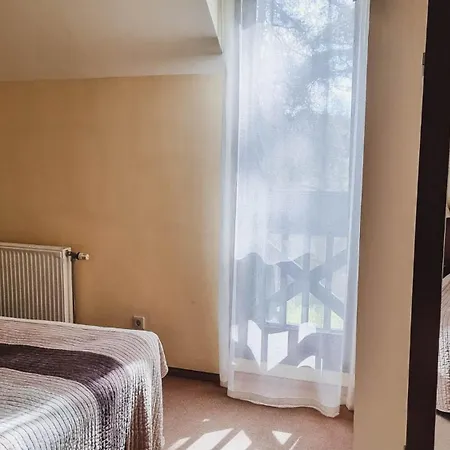 Apat Panzio Es Hajdina Etterem B&B