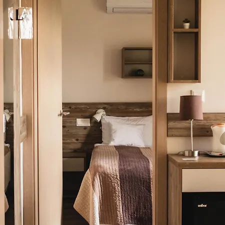 B&B Apat Panzio Es Hajdina Etterem 2*