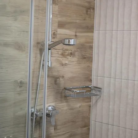 Apat Panzio Es Hajdina Etterem B&B Apátistvánfalva