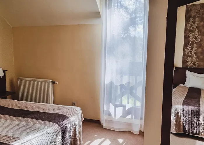 Apat Panzio Es Hajdina Etterem B&B